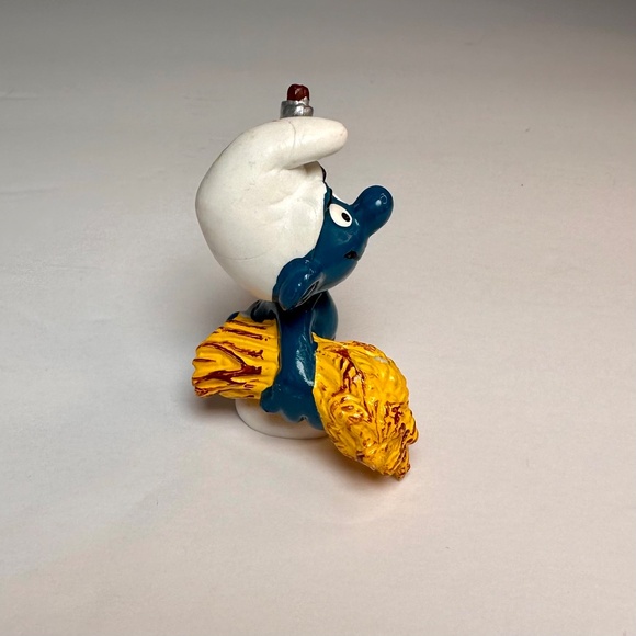 Vintage Schleich Farmer Smurf w/ Wheat & Scythe โ 1980 Peyo โ Made in Hong Kong - Picture 3 of 7